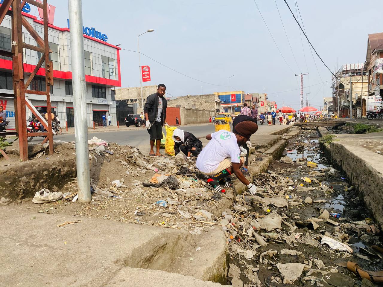 Chasse aux plastiques dans la ville de Goma en RDC