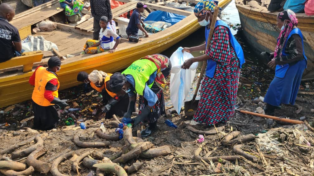 RDC/Bukavu-Goma : Les rôles des femmes dans la lutte contre les déchets plastiques.