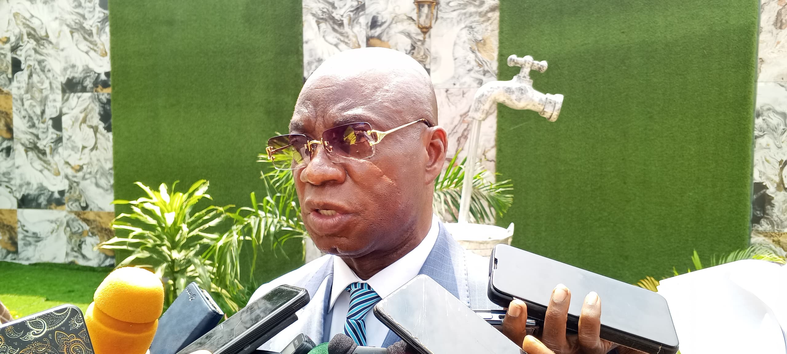 Un serviteur de Dieu peut-il faire de la politique et se présenter à une élection? Apôtre Théodore Kapou, président du parti politique Nouvelle Ère pour le Centrafrique répond