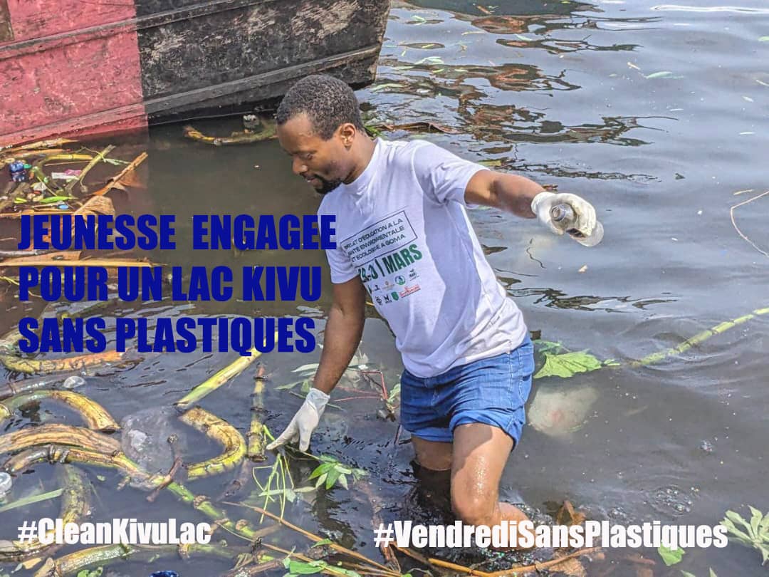 Héroe Cotidiano: Este Joven Limpia el Lago Kivu por un Futuro Sostenible