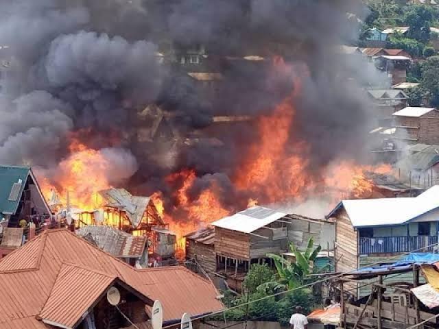 La Jeunesse Urbaine de Bukavu se mobilise pour les sinistrés : un élan citoyen face aux incendies dévastateurs