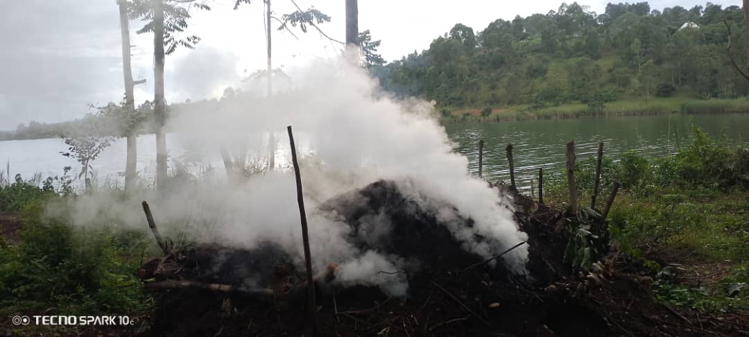 Quand l’environnement se dégrade, les identités se transforment : comprendre les réactions individuelles, collectives et territoriales sur l’île d’idjwi face à l’urgence écologique