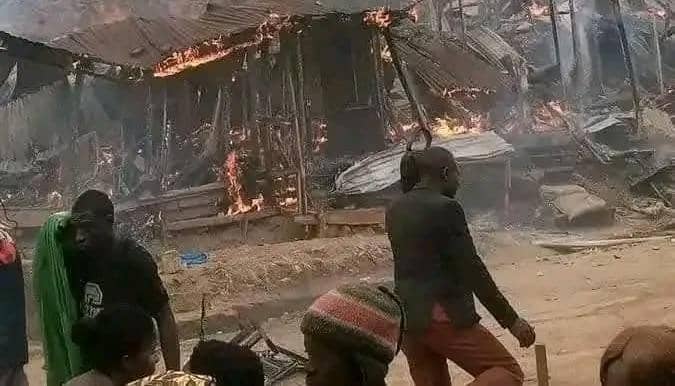 Tragédie nocturne à Bukavu : un incendie ravageur fait 14 morts à Funu, l’origine du feu encore inconnue