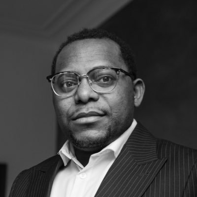 Bienvenu Matumo fête une année de plus : l’infatigable défenseur de la justice sociale mérite bien une tournée de bières !