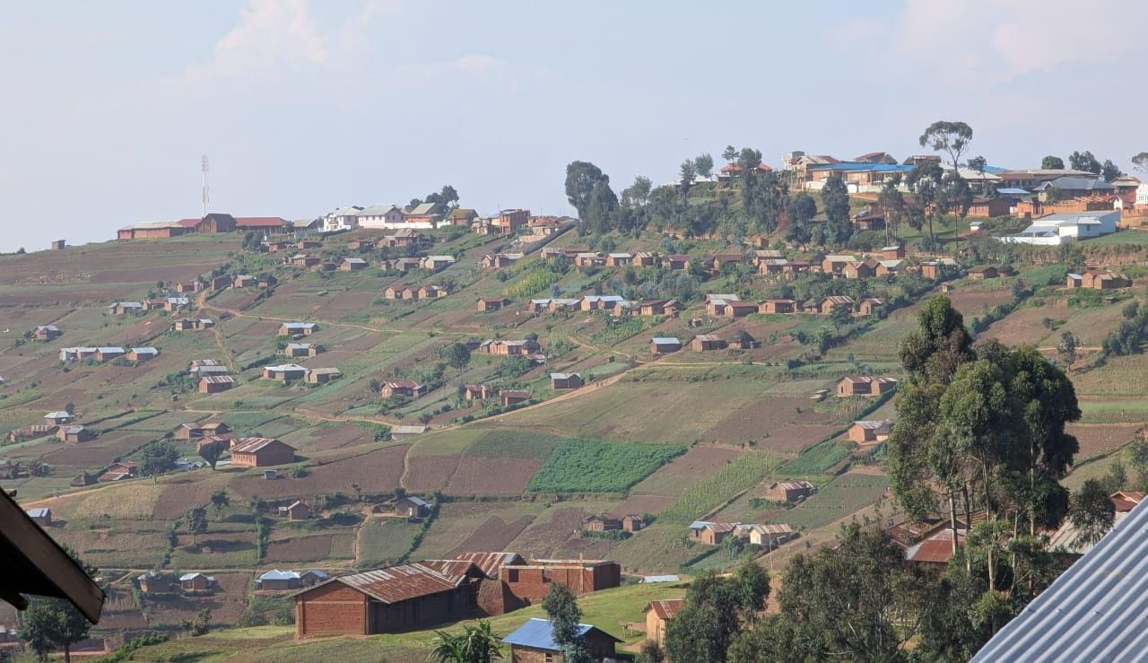 Route Butembo–Masereka : quand les barrières se multiplient, la route s&rsquo;effondre et les citoyens paient le prix d&rsquo;un système qui a perdu le sens du service public
