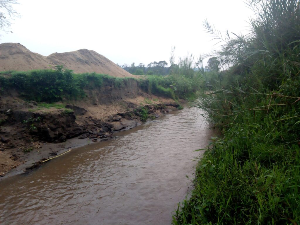 Suspension de l&rsquo;exploitation du sable à Idjwi : une décision forte pour sauver les villages menacés, mais la bataille pour la protection de l&rsquo;environnement ne fait que commencer