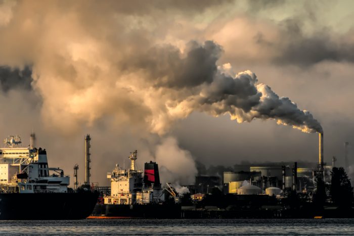 Combustibles fossiles : pendant que les peuples s&rsquo;appauvrissent et que les États s&rsquo;endettent, une poignée de géants de l&rsquo;énergie engrange des profits colossaux au prix d&rsquo;une crise sociale, économique et climatique sans précédent
