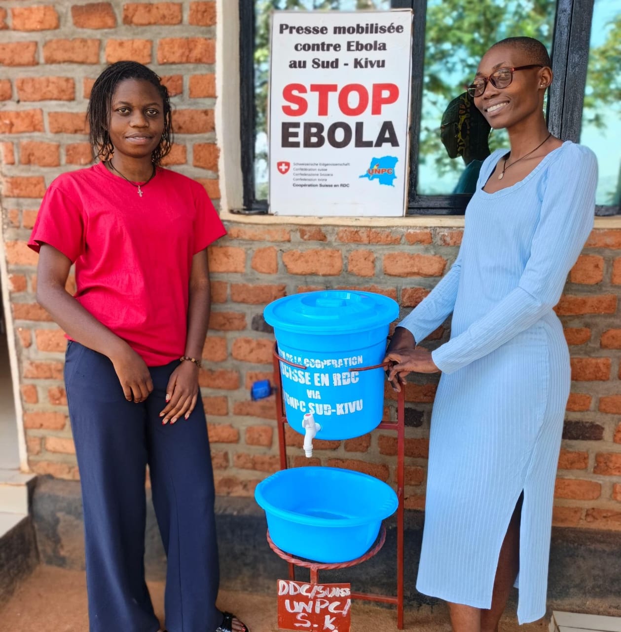 À Idjwi, les femmes journalistes mobilisent la communauté contre Ebola