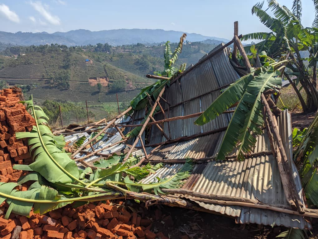 À Mugote, l’école est à ciel ouvert : quand le vent emporte aussi l’espoir